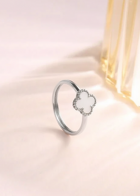 Mother of Pearl Clover Ring | 925 Sterling Silver
