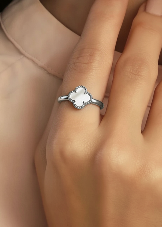 Mother of Pearl Clover Ring | 925 Sterling Silver